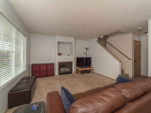 3rd image of 4104 SE 187th Pl