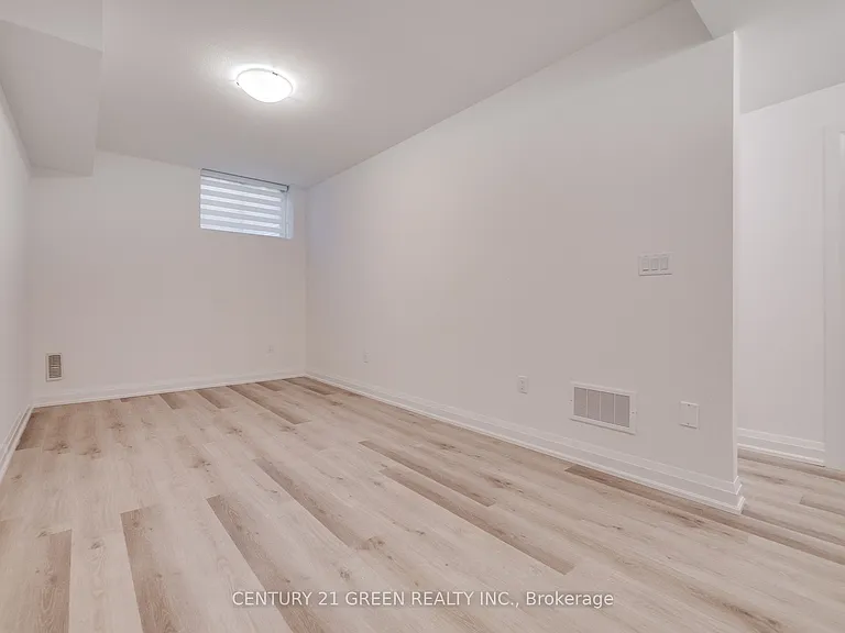14 Holder Dr — Photo 32