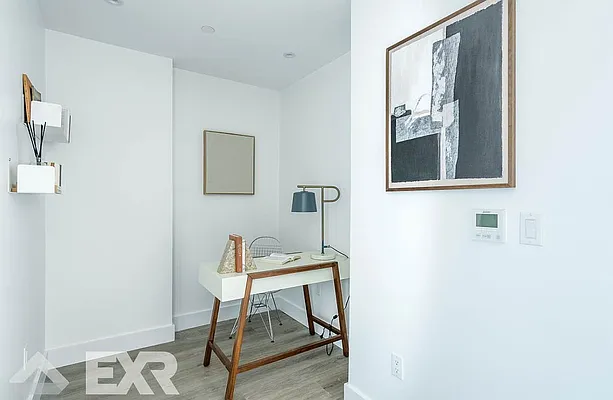 Office, photo 1