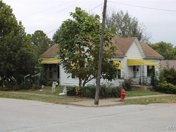 202 E Caldwell St, Paris, MO 65275