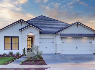 2633 E Via Cesena Dr, Clovis, CA 93619