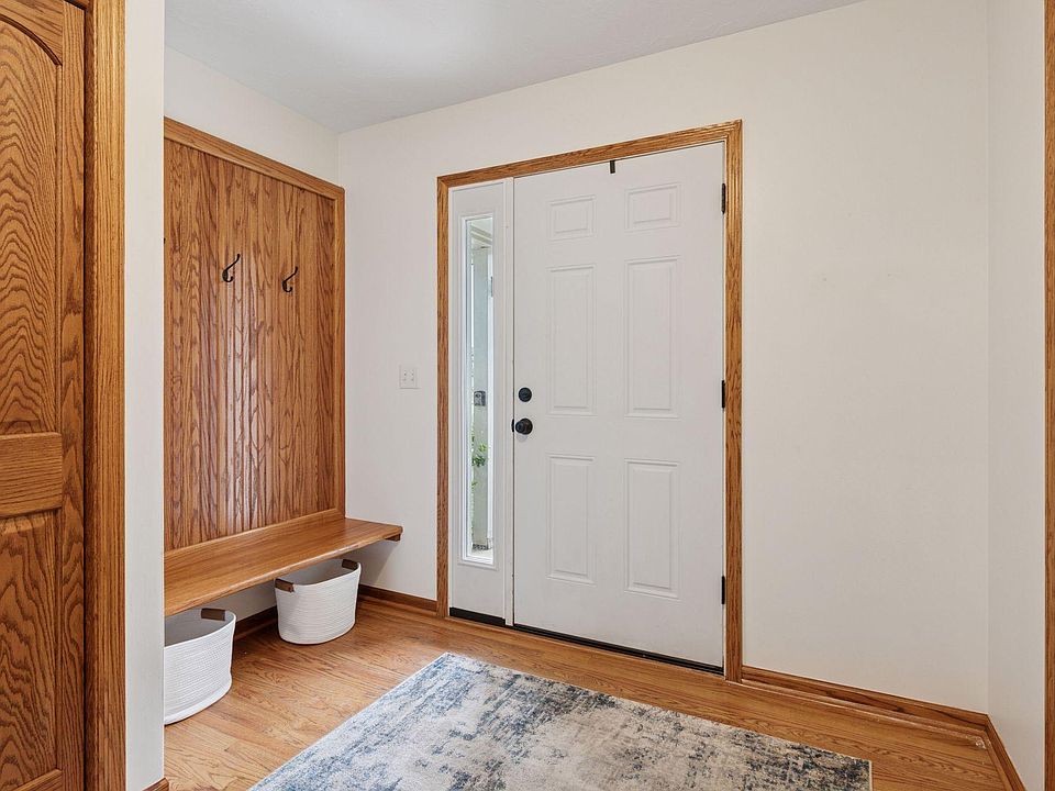 884 Forest Edge Dr, Jordan, MN 55352 | Zillow