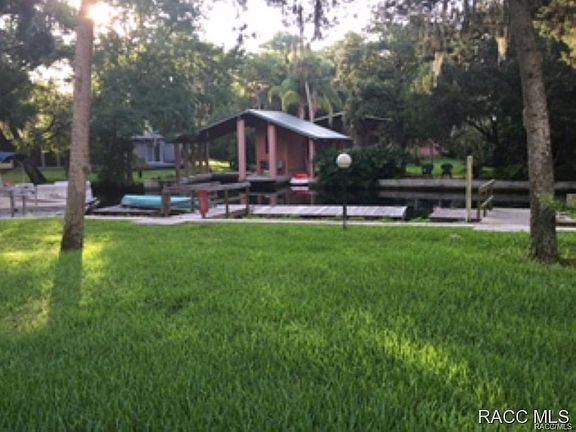 3rd image of 1637 SE Paradise Cir W