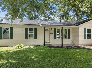 1220 N 3rd St, Austin, IN 47102
