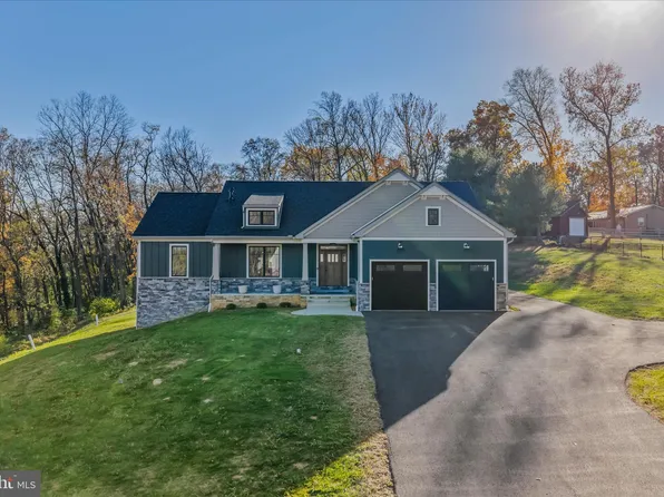 60 Temptations Rd, Martinsburg, WV 25403