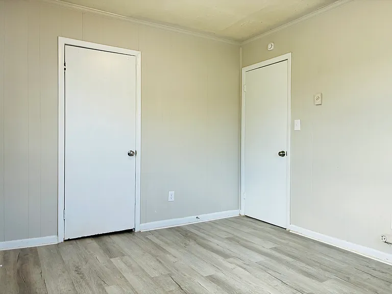 409 Morton St #D — Photo 10