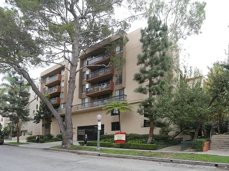Westwood Executive House — Photo 49