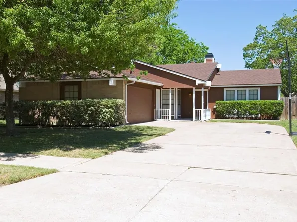 10118 Horseshoe Bend Dr, Houston, TX 77064