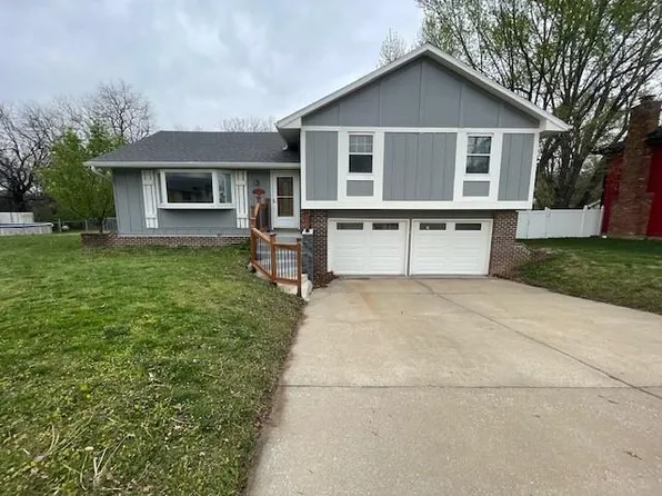 702 Parkview W, Osawatomie, KS 66064