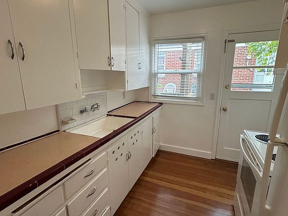 4th image of 2021 SE Oak St #2035-02