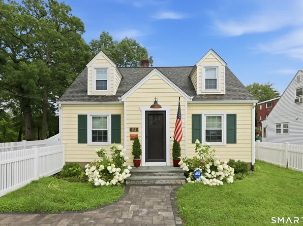 134 Oakwood Avenue, West Hartford, CT 06119