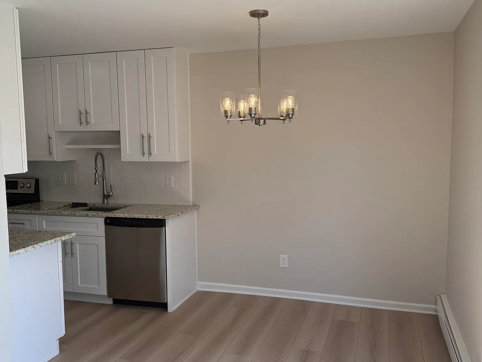 315 Solon Rd — Photo 3