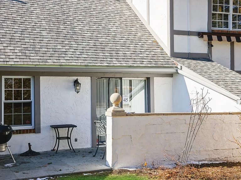 Leland Ln — Photo 4