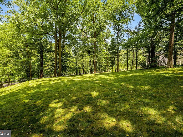7845 Old Dominion Dr — Photo 24