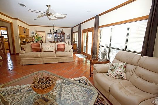 4th image of 1833 Beachrock Dr