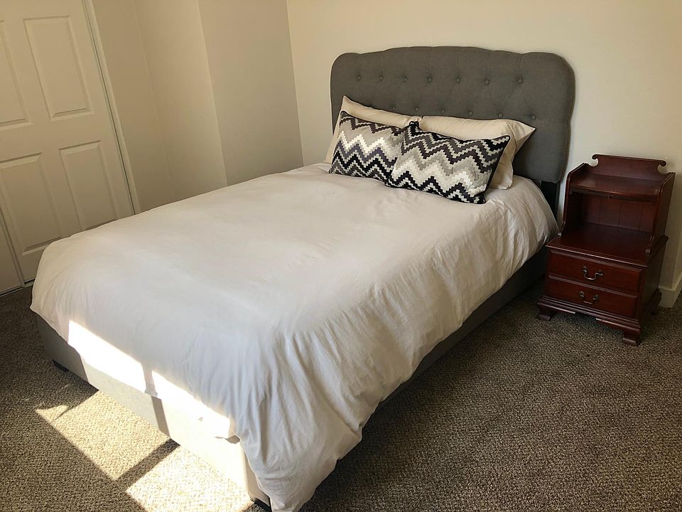 Master bedroom - furnished