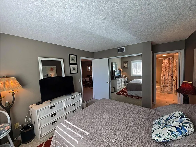 5564 NE Gulfstream Way — Photo 31