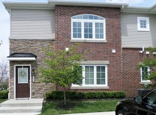 5619 Arbor Chase Dr, Ann Arbor, MI 48103