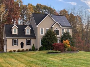 12 Carly Dr, Lloyd, NY 12528