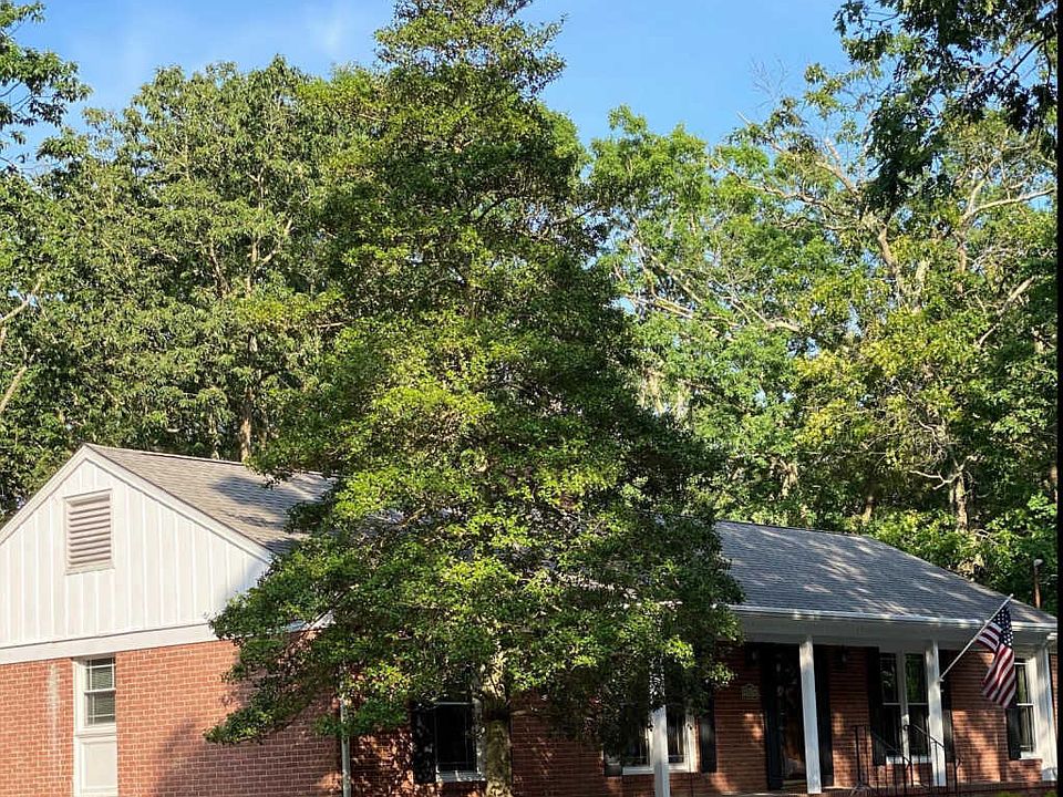 2nd image of 501 Carlton Ave