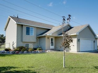 11250 Laura Cir SE, Becker, MN 55308