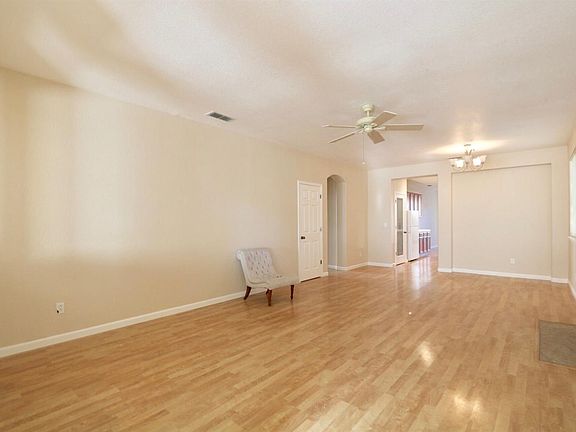 2nd image of 431 Barnhart Cir