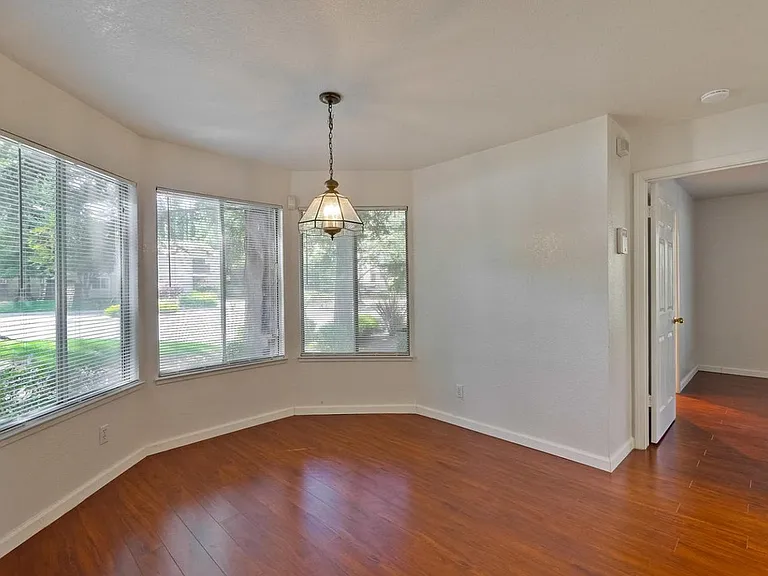 2483 Alveswood Cir — Photo 9