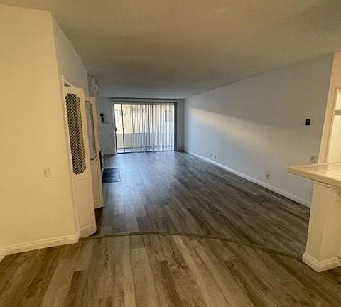 3rd image of 11935 Dorothy St APT 205