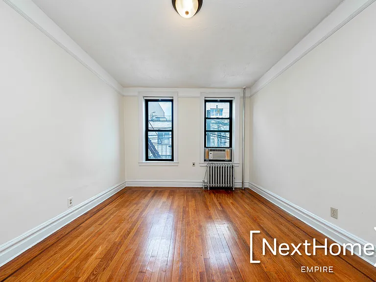 28-20 37th St #A4 — Photo 3