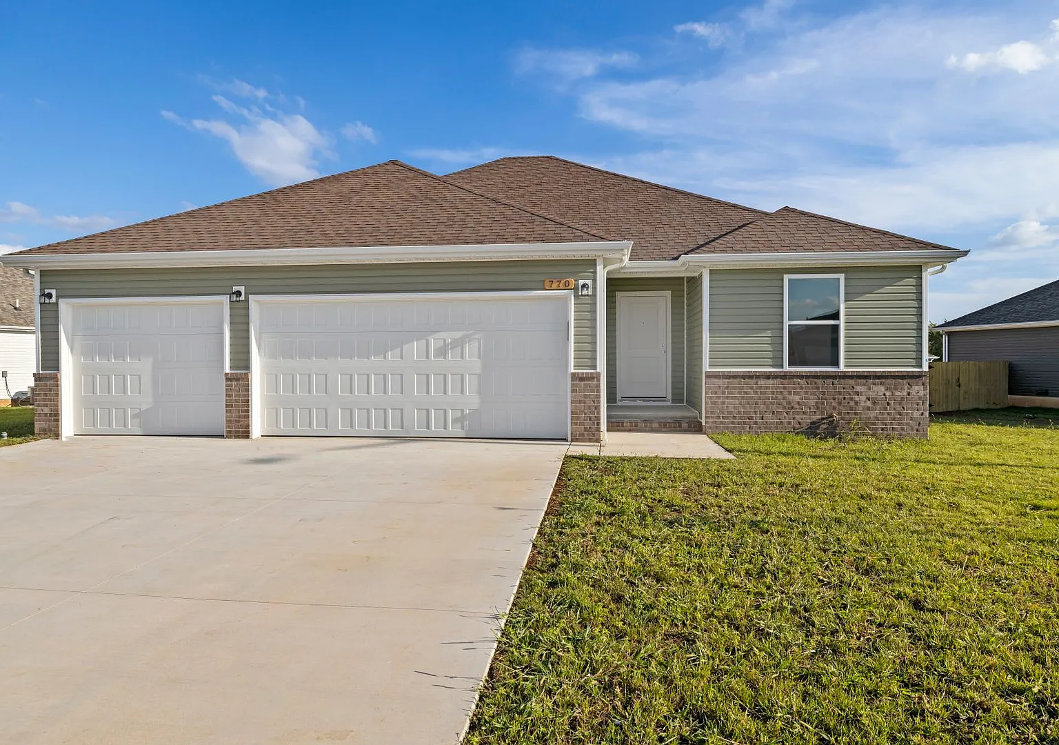 Newly built 3 bedroom rental in Republic with a fully fenced in yard! — Photo 1