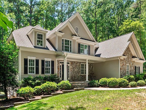 2nd image of 1224 Mauldin Cir