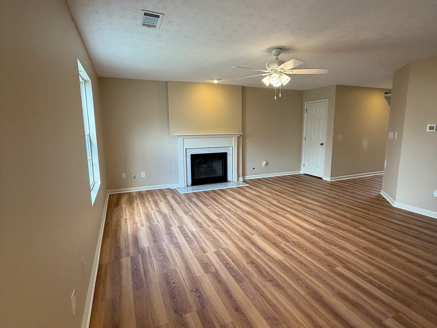 3 bed, 2.5 bath, 1544 sqft, $2,000 — Photo 3