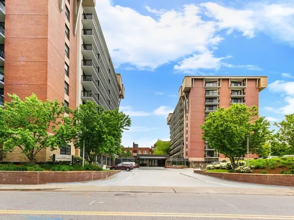 50 Longwood Ave APT 311, Brookline, MA 02446