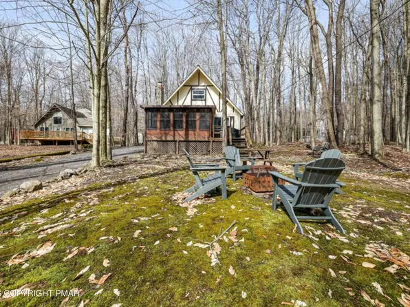 117 Outer Dr, Pocono Lake, PA 18347