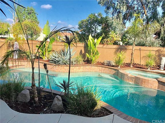 5th image of 1015 Riverbend Cir