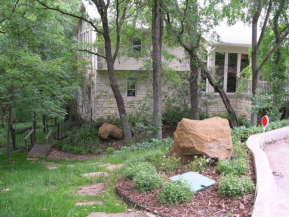 1st image of 223 Rockland Dr