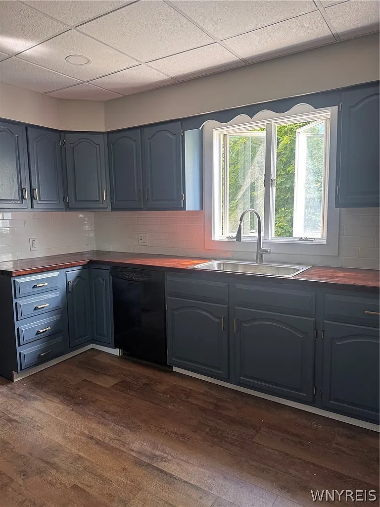 2 bed, 1.0 bath, 2380 sqft, $1,650 — Photo 4
