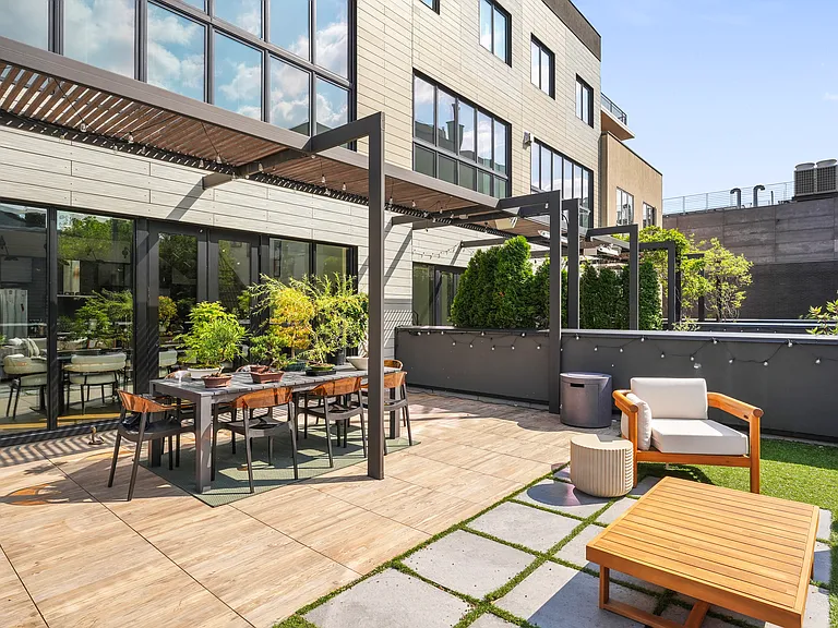 428 Van Brunt St #1 — Photo 19