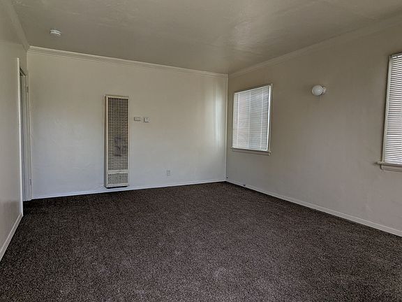 2nd image of 1009 E Hyde Park Blvd #1/2