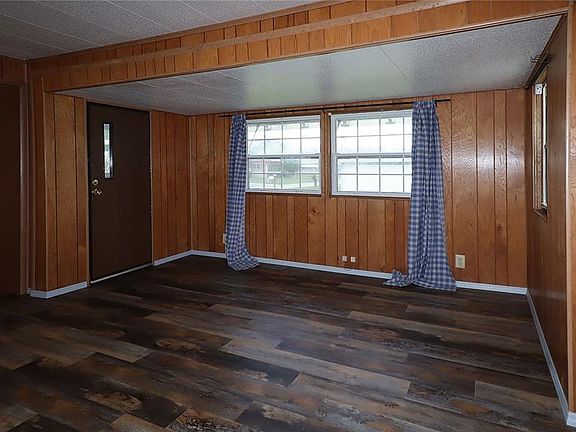 5th image of 417 NE 64TH AVENUE