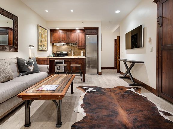 3rd image of 1385 Lowell Ave #107