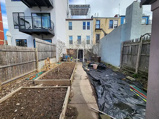 Rented by Highline Residential | media 7