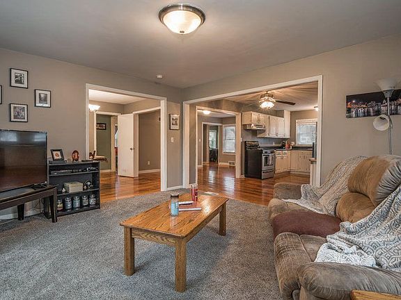 2nd image of 6115 Terrydale St