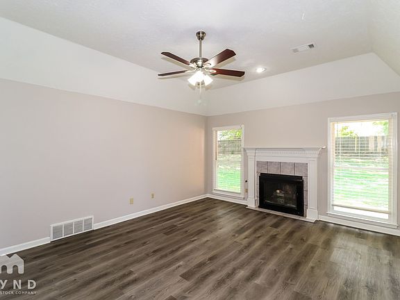 4th image of 8994 Fletcher Park Cir N