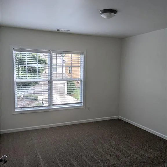 5615 Crestwick Way — Photo 10