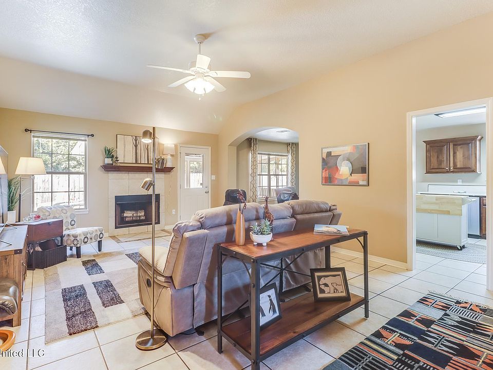 2558 Rue Palafox, Biloxi, MS 39531 | Zillow