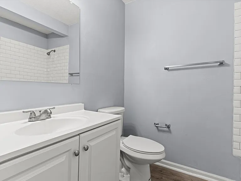 14501 S Village Dr — Photo 10