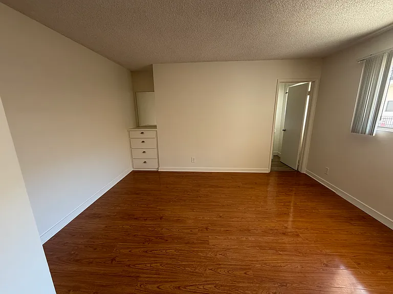 15044 Magnolia Blvd #5 — Photo 13