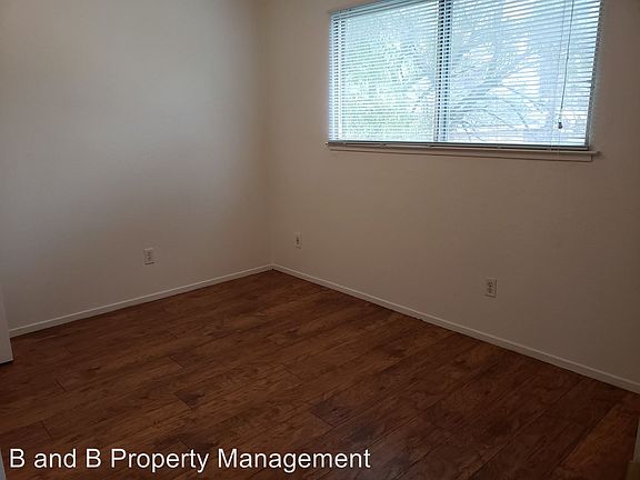 5th image of 204 3rd St APT B