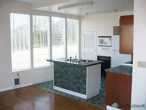 4th image of 5533 N 48th St